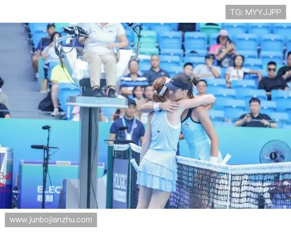 中网赛场韩天遇联袂穆霍娃强势晋级女双四强继续向冠军目标发起冲击 中网赛场韩天遇联袂穆霍娃强势晋级女双四强继续向冠军目标发起冲击